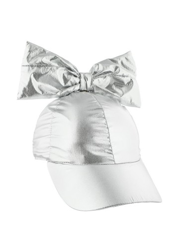 caroline-bosmans-bow-cap.jpg